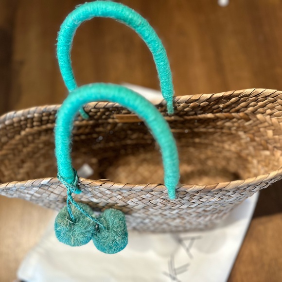 Kayu large straw tote with teal pom poms - Picture 2 of 4